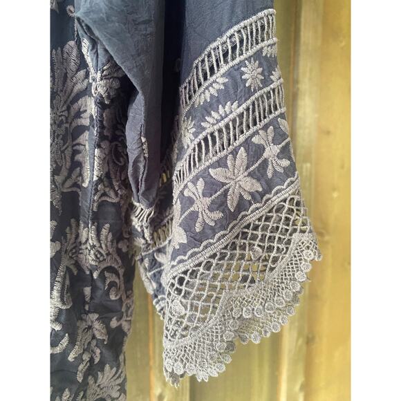 Johnny Was Embroidered Charcoal Gray Tunic XS Eyelet Lace Cupra Rayon - Picture 2 of 16